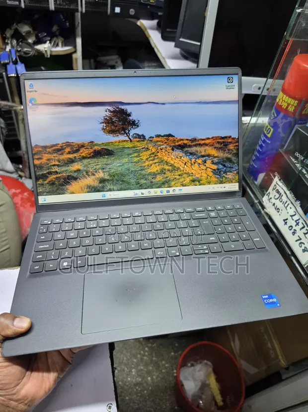 Dell Inspiron 15 3510 Laptop: Core i7, 8GB RAM, 512GB SSD - 1
