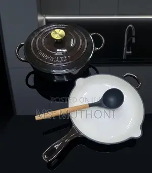Chocolate Enameled Cast Iron Dutch Oven / Casserole Pot (28cm / 4.5L)