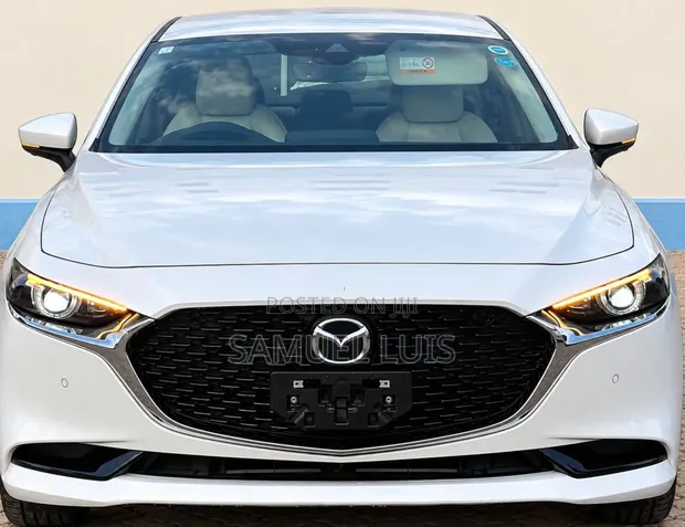 Mazda 3 Sedan 2019 White - 1