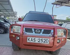 Nissan Hardbody 2007 Orange