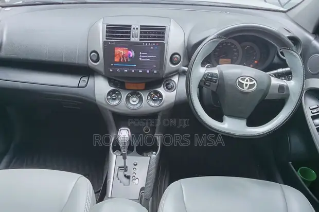 Toyota Vanguard 2013 White - 1