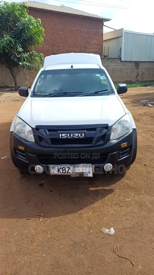 Isuzu D-MAX 2012 White - 1
