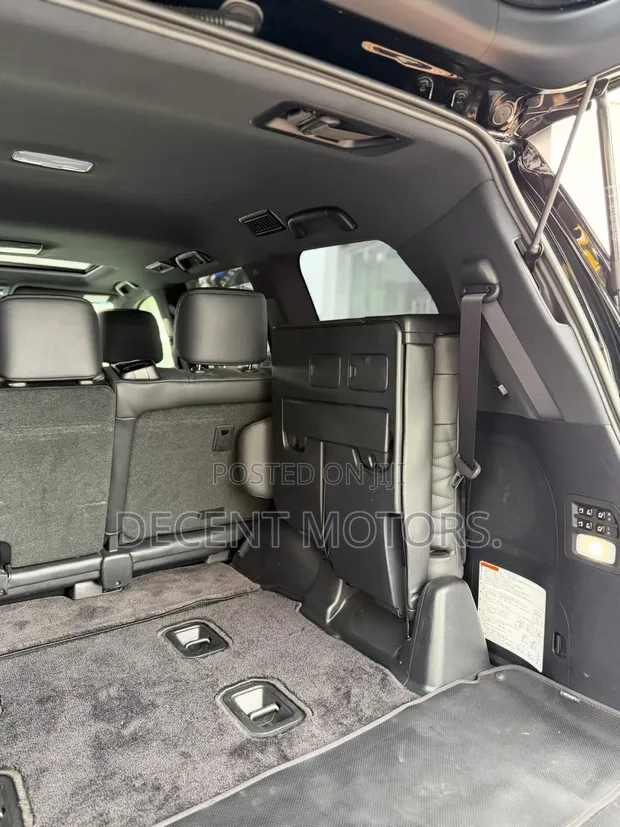 Lexus LX 570 AWD 2020 - 1