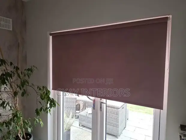 Horizontal Roller Blinds for Offices - 1