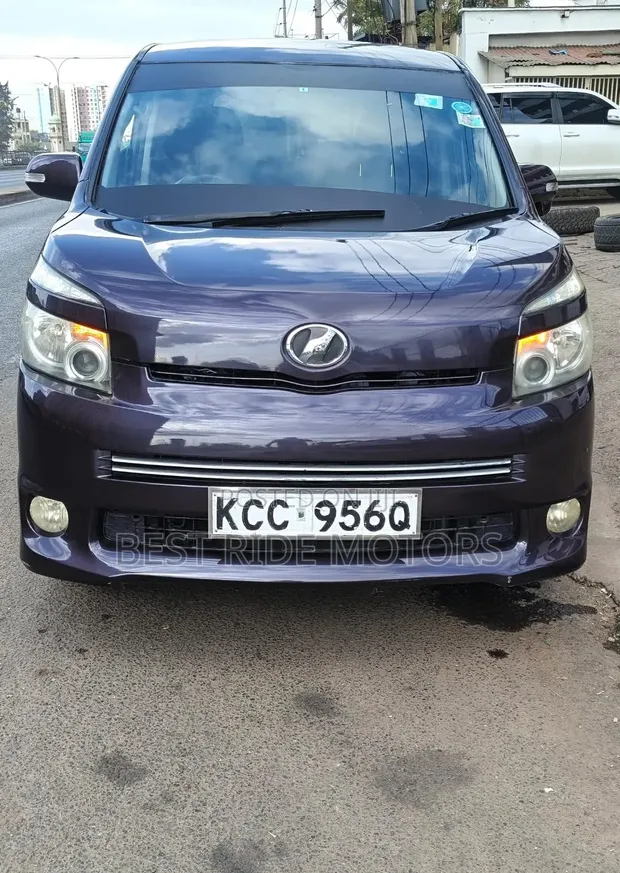 Toyota Voxy 2008 - 1