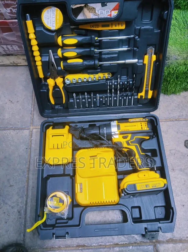 DeWalt Cordless Drill Kit - 1