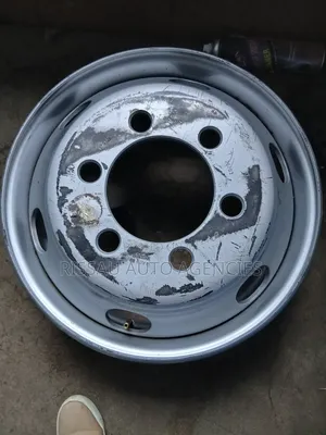 Original Isuzu FRR / Mitsubishi FH 19.5" Rims (Used)