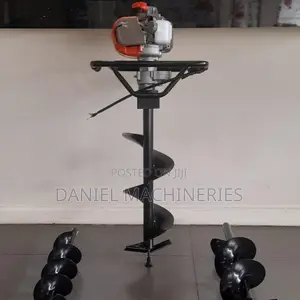Hawking Earth Auger with 3 Bits