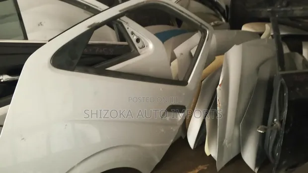Toyota HiAce 7L Door - 1
