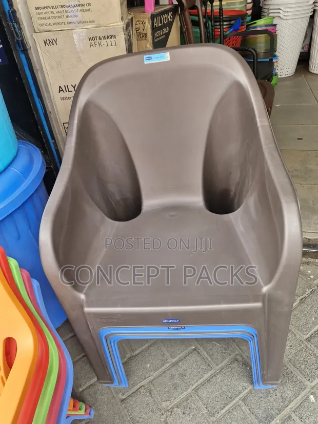 Kenpoly Premium Easy Chair - 1