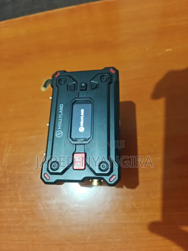Hollyland Wireless Video Transmitter - 1