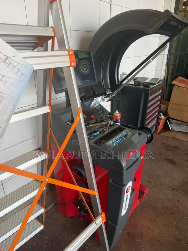 Sunshine S-909 Heavy Duty Digital Wheel Balancer - 1