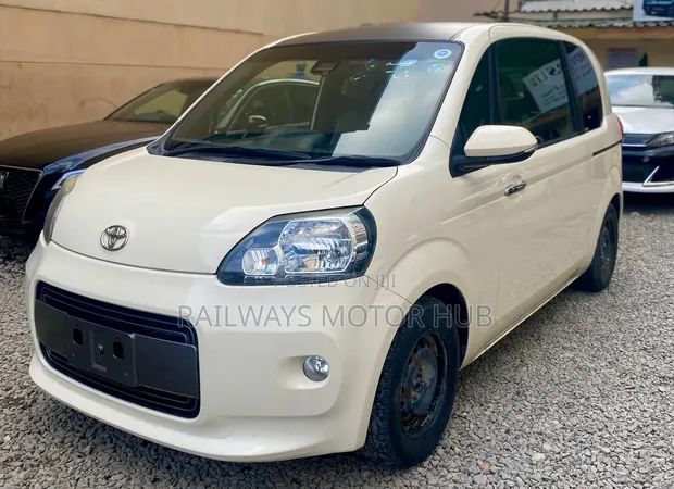 Toyota Porte 1.5 FWD 2019 Beige - 1