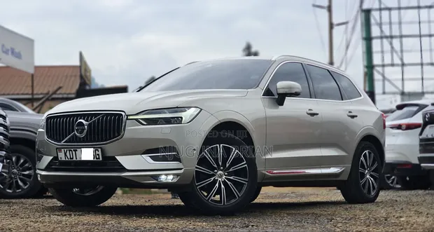 Volvo XC60 T5 Inscription AWD 2018 Beige - 1