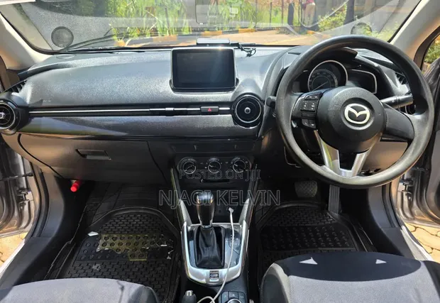 Mazda Demio 2016 Silver - 1