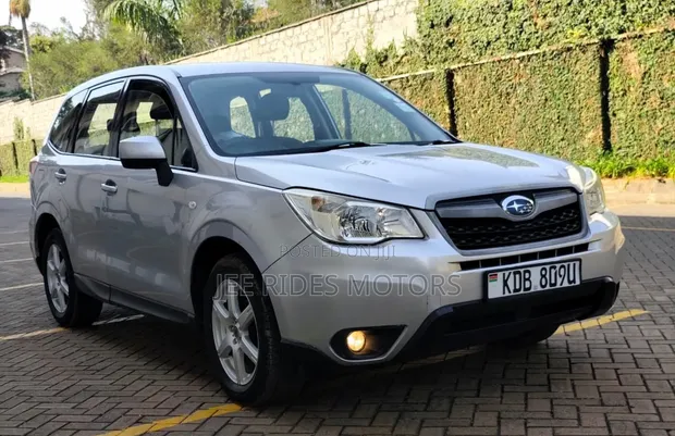 Subaru Forester 2013 Silver - 1
