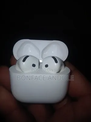 Apple AirPods 4 USB-C Nyeupe
