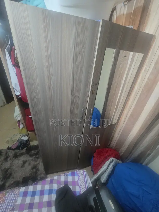 Wardrobe ya Double yenye Mirror Mbele - 1