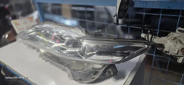 Toyota Harrier 2018 Xenon Headlight - 1
