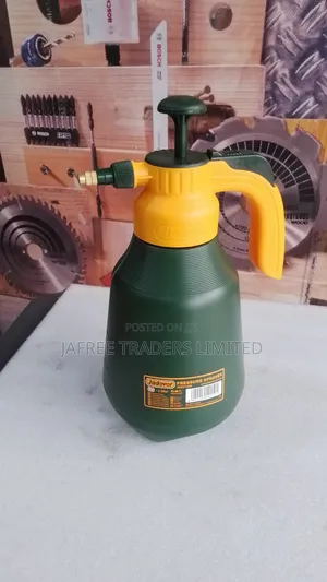 2L Pressure Sprayer with Adjustable Nozzle