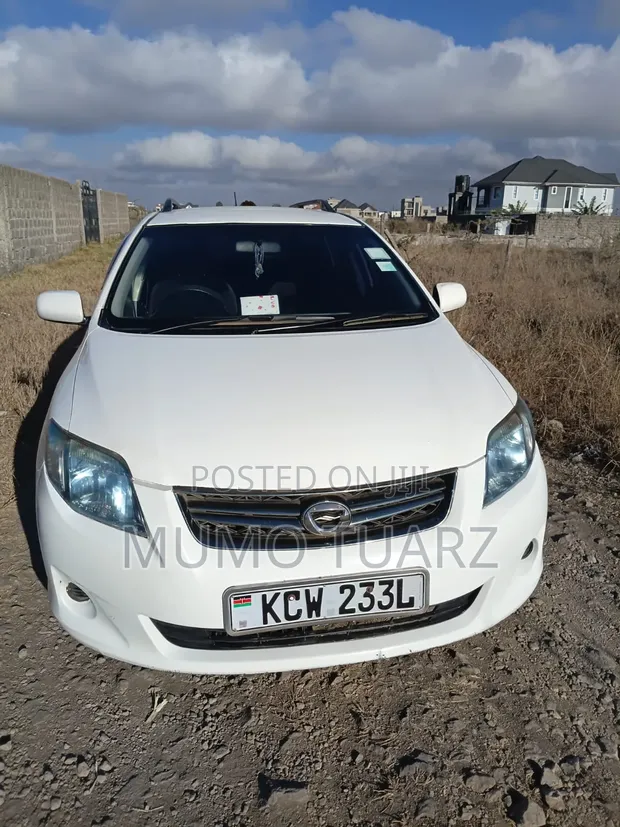 Toyota Corolla Fielder 2012 White - 1