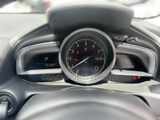 Mazda Demio 2019 Nyekundu - 1