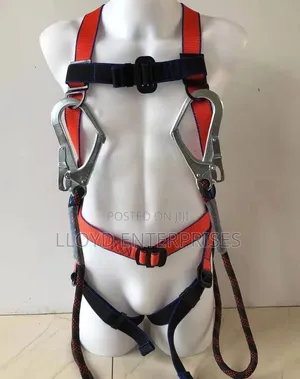 Full Body Heavy Duty Safety Harness yenye Double Hooks