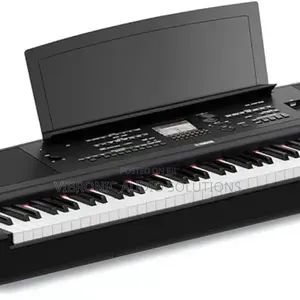 Yamaha DGX670 Digital Piano