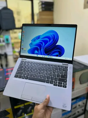 Laptop Dell Latitude 5310 - Core i7, 8GB RAM, 256GB SSD