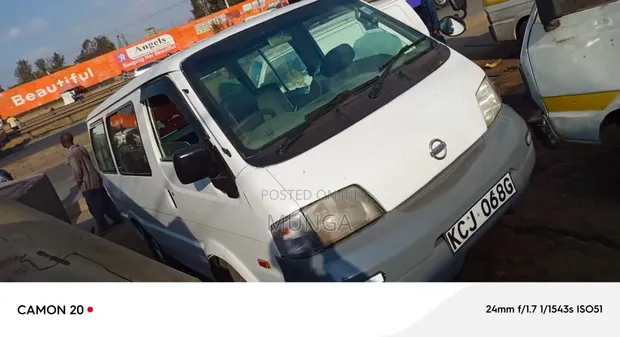 Nissan Vanette 2010 White - 1