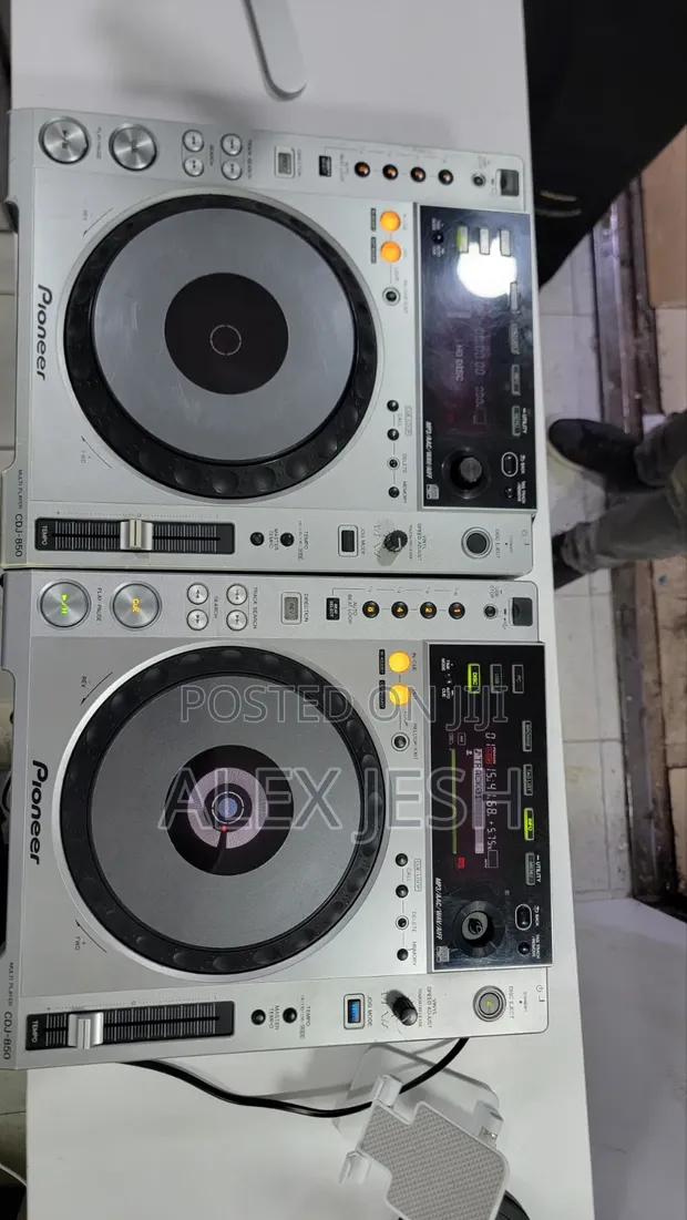 Pioneer CDJ-850 Pair with Flight Cases - 1