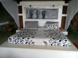 Wildlife Corridors Hotel - 6 Acres