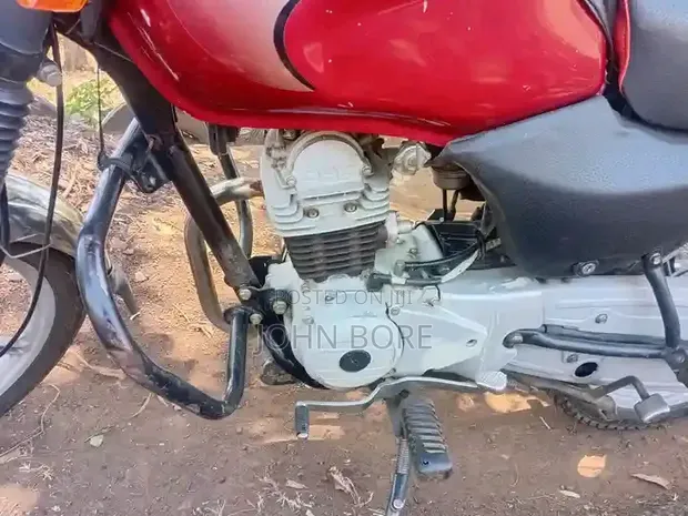 Bajaj Boxer 100 2025 Red - 1