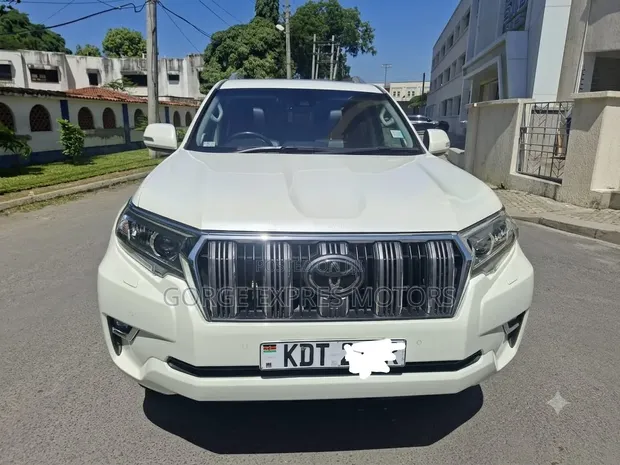 Toyota Land Cruiser Prado 2.8 2021 White - 1