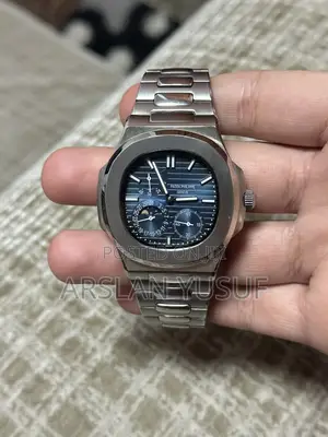 Patek Philippe Nautilus 5712 Clone