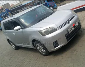 Toyota Corolla Rumion 2008 Nyeupe