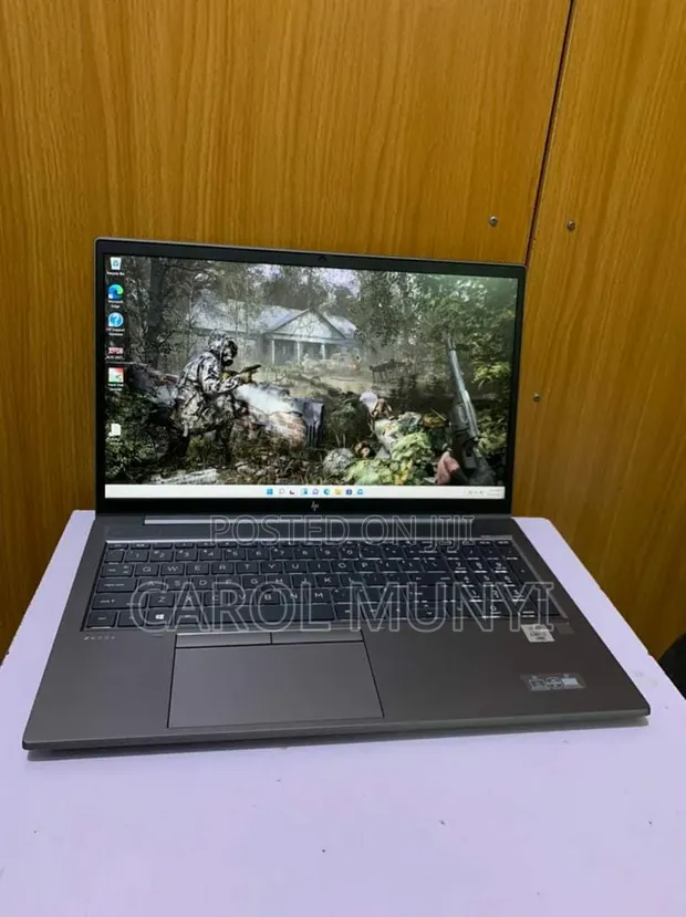 Laptop HP ZBook Studio G8 - Intel Core i7, 16GB RAM, 512GB SSD - 1