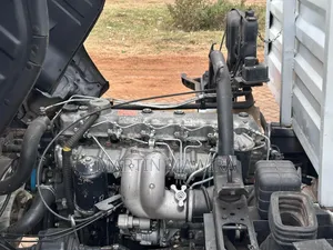 Mitsubishi Fuso FH215 Covered Body Truck
