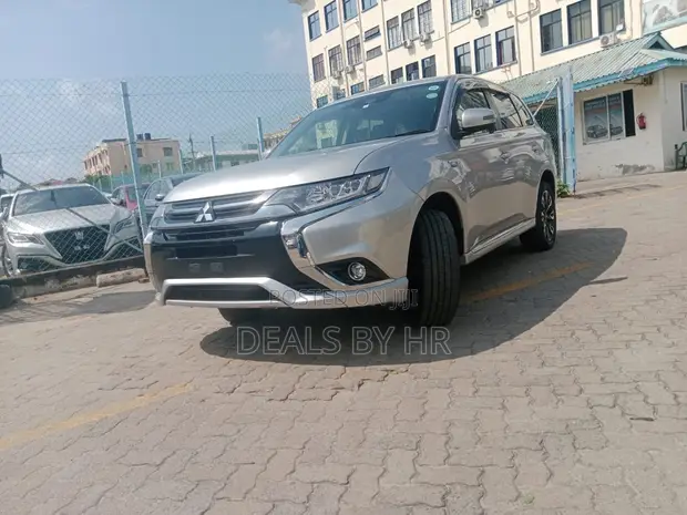 Mitsubishi Outlander 2.4 PHEV AWD 2018 Nyeupe - 1