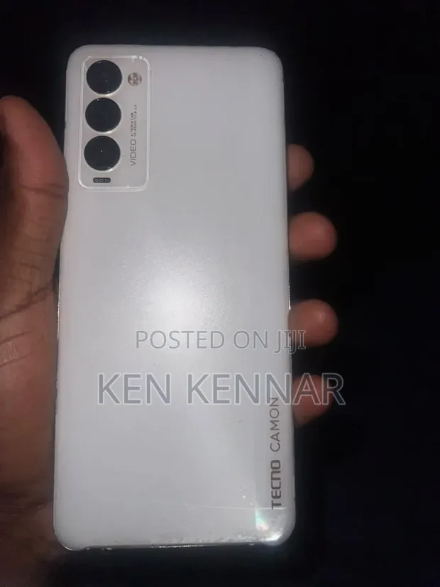 Tecno Camon 18 P 128GB Nyeupe - 1