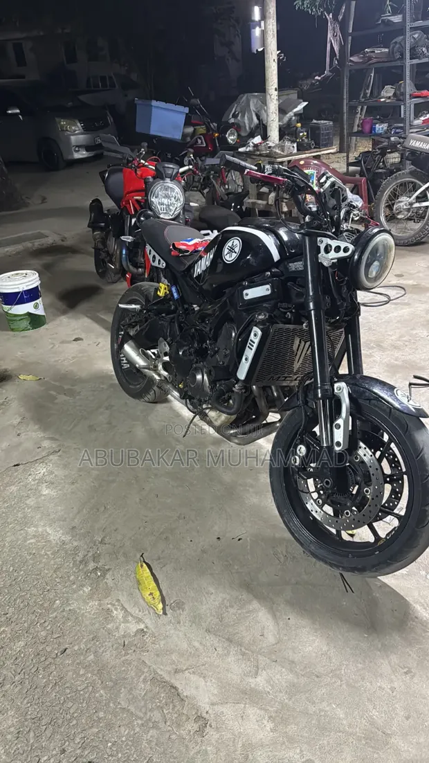 2016 Yamaha XSR900 Black - 1