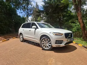 Volvo XC90 T5 Momentum AWD 2017 White