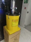 40 Litre Air Operated Grease Lubricator Bucket - 2