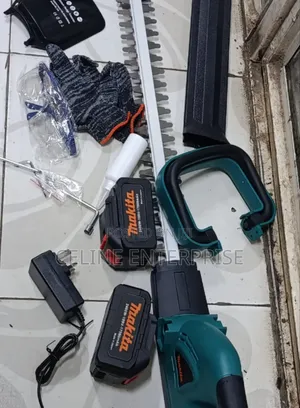 Makita 2400W Cordless Hedge Trimmer
