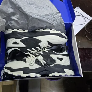 No Two Ways M1 Sneakers/Trainers