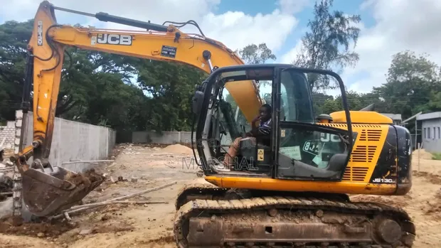 JCB 130 Excavator - 1