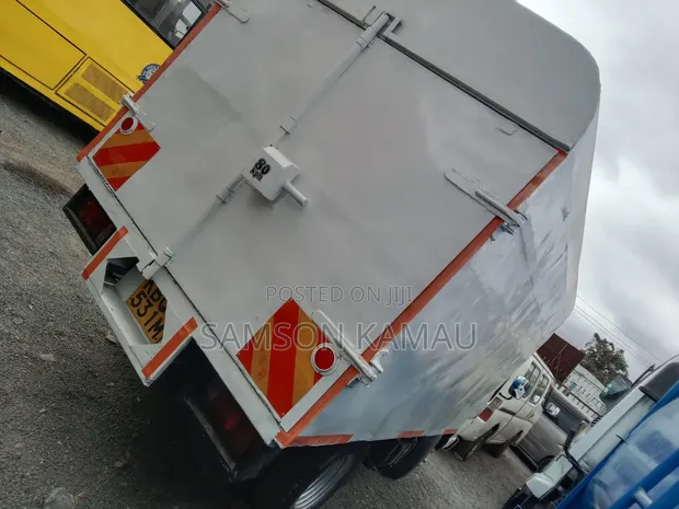 Isuzu Elf Canter 2008 White - 1