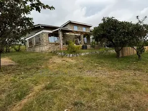 2-Bedroom Farm House on 7 Acres in Mua Hills for Sale