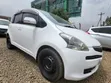 Toyota Ractis 1.3 FWD Hatchback 2010 White - 3