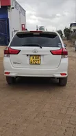 Toyota Corolla Fielder 2017 White - 4